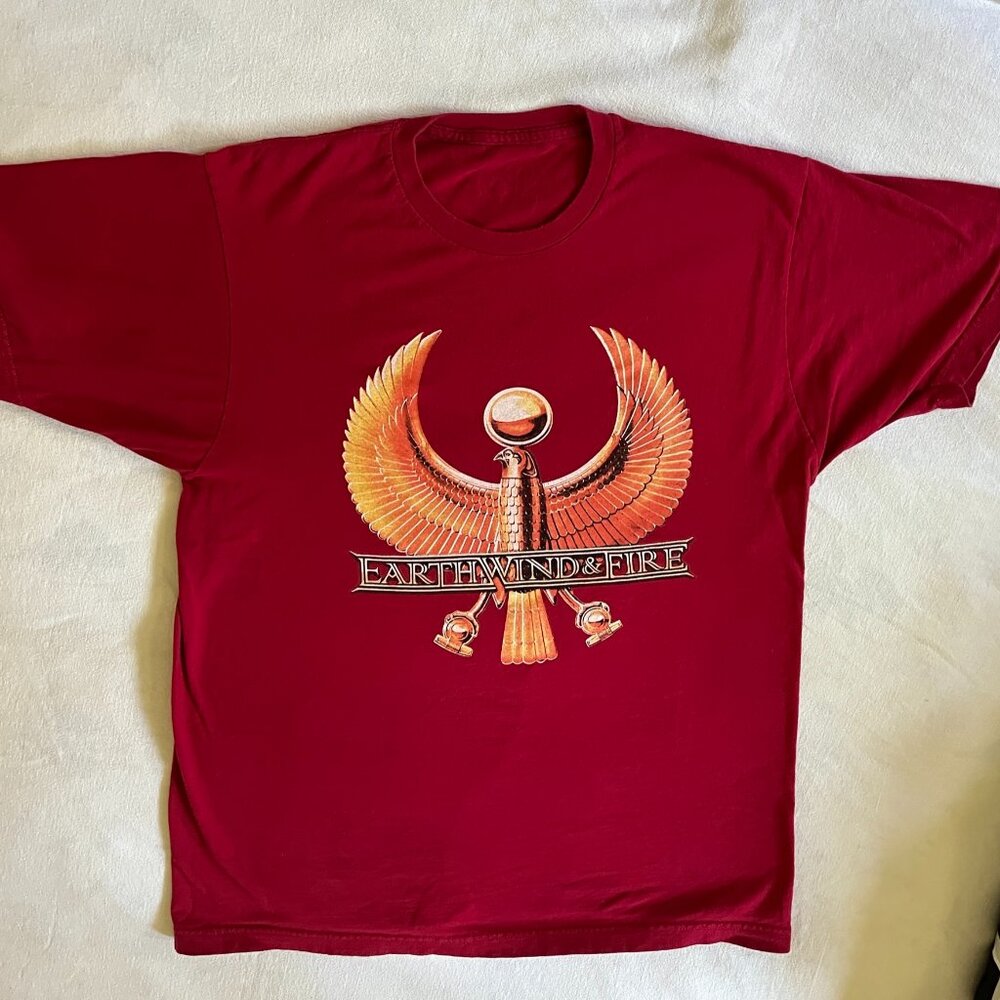 Classic Earth, Wind, and Fire T-shirt Mens Large